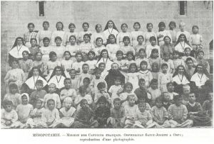 Mesopotamie - Mission Des Capucins Francais. Orphelinat Saint-Joseph a Orfa; reproduction d'une photographie.