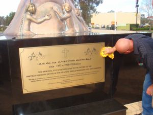 statue